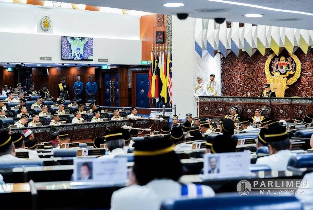 Sultan Ibrahim berkenan berangkat merasmikan Istiadat Pembukaan Mesyuarat Pertama Penggal Keempat Parlimen ke-15. Foto Parlimen Malaysia
