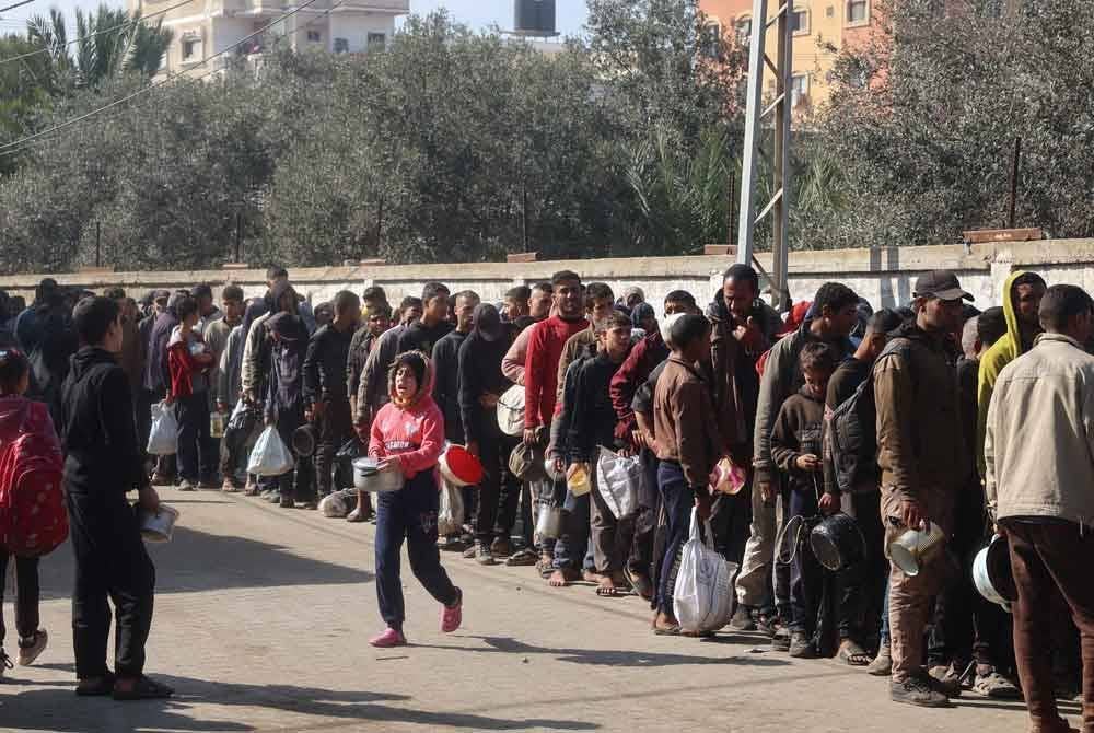 Malaysia menyertai fasa kedua Jambatan Udara Kemanusiaan ke Gaza yang diterajui Jordan, menegaskan komitmennya untuk menyokong usaha bantuan untuk rakyat Palestin. - Gambar hiasan