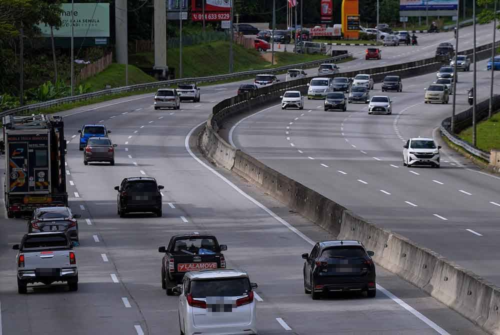 Aliran trafik di beberapa lebuh raya utama dilaporkan lancar pagi ini - Foto: Bernama