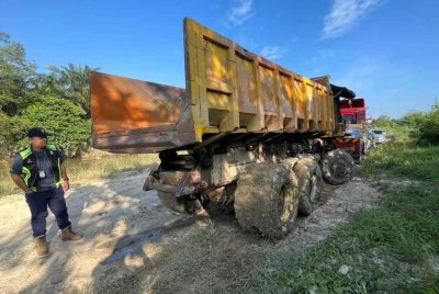 Semakan lanjut bersama Air Selangor mendapati aliran air sungai di muka sauk LRA Sungai Selisik adalah normal. Foto: Facebook LUAS