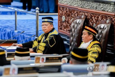 Johari ketika Istiadat Pembukaan Penggal Keempat, Parlimen Ke-15 pada Isnin. Foto Parlimen Malaysia