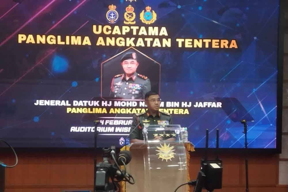Mohd Nizam menyampaikan Ucaptama Panglima Angkatan Tentera di Auditorium Wisma Pertahanan, Kuala Lumpur pada Selasa.