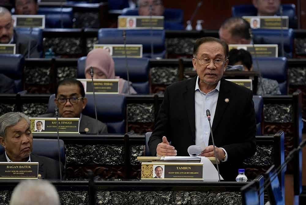 Anwar pada Mesyuarat Pertama Penggal Keempat Parlimen ke-15 Dewan Rakyat di Bangunan Parlimen pada Selasa. Foto Bernama