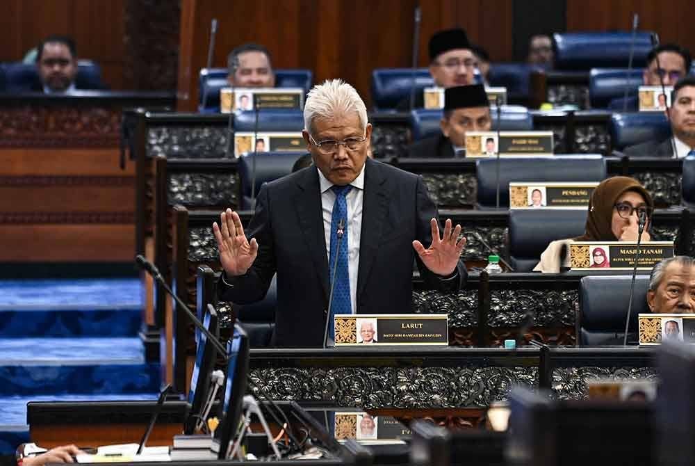Ketua Pembangkang, Datuk Seri Hamzah Zainuddin membangkitkan kewujudan Titah Adendum.