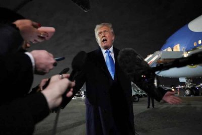 UK sedang mempersiapkan tindakan balas sekiranya Presiden AS, Donald Trump mengenakan tarif ke atas produk-produk Britain - Foto: Agensi