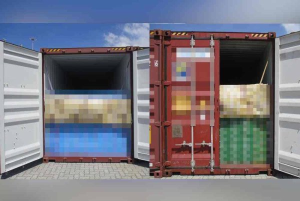 Antara minuman keras yang dirampas kastam di Pelabuhan Sepanggar, Kota Kinabalu.