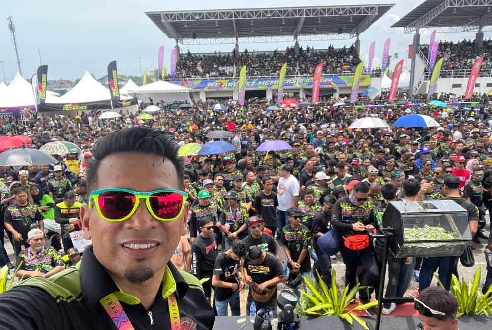 Mohamad Faizal ketika himpunan motosikal RXZ Members 6.0 yang berlangsung selama dua hari di Litar Permotoran Terengganu, Gong Badak.