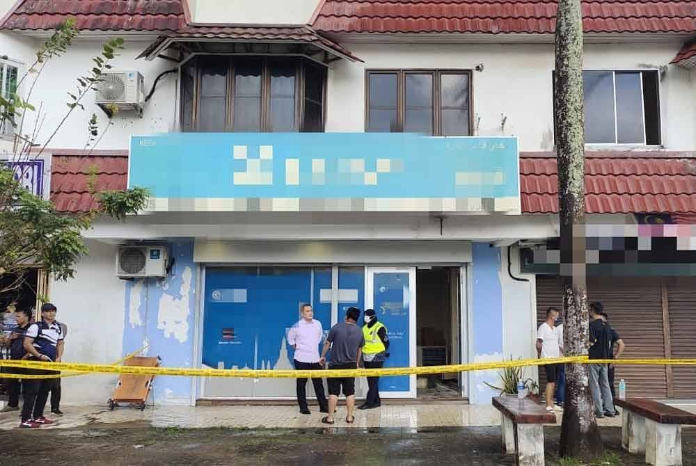 Mayat mangsa ditemui mati disyaki dibunuh dalam premis kedai yang disewa di Bukit Sekilau Selasa lalu.
