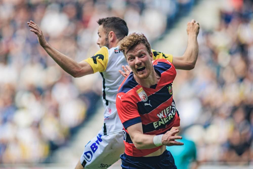 Druijf (kanan) antara pemain yang didakwa memiliki darah keturunan Malaysia dan semakin hampir menyertai Harimau Malaya.