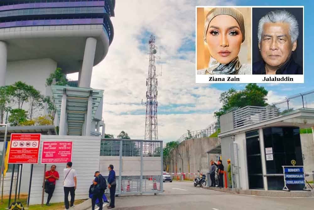 Keadaan di luar pintu masuk ibu pejabat SPRM pada Khamis.