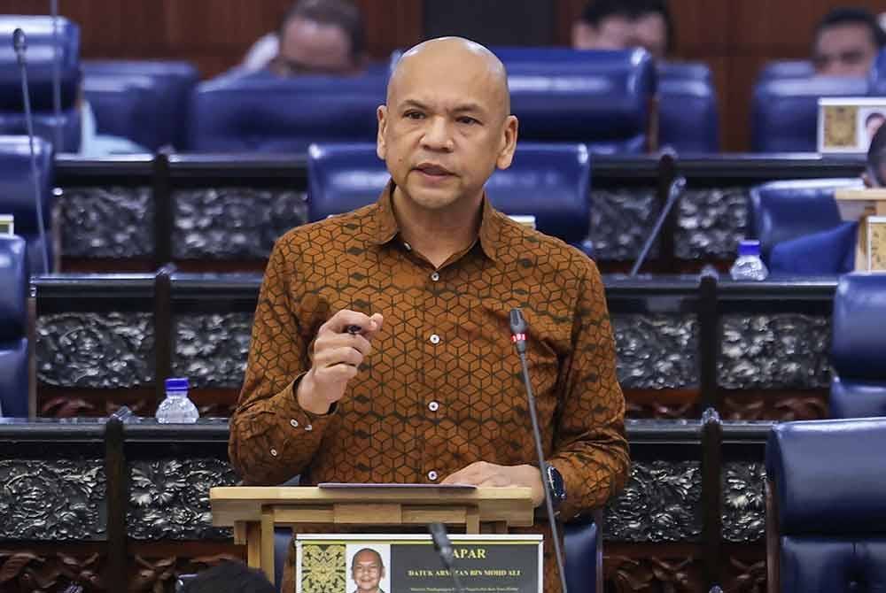 Armizan pada sesi jawab lisan ketika Mesyuarat Pertama Penggal Keempat Parlimen ke-15 di Dewan Rakyat pada Khamis. Foto Bernama