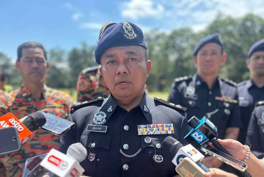 Zaiham dalam sidang akhbar di lokasi kejadian helikopter terhempas di Bentong, Pahang pada Khamis.