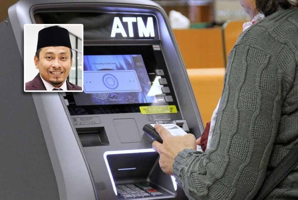 Yuran yang jumlahnya nampak kecil itu mewakili beban mereka yang paling tidak mampu, selain menjana keuntungan bagi sistem perbankan. Gambar kecil: Ahmad Fadhli
