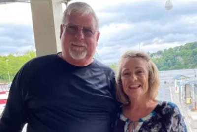 William bersama isterinya, Beverly sebelum meninggal dunia gara-gara kesilapan ketika prosedur pembedahan. Kredit foto/ Zarzaur Law.