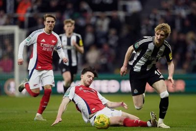 Gordon melebarkan kedudukan Newcastle ketika menentang Arsenal di St James Park. Foto: Agensi