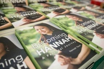 Mahkamah Tinggi hari ini diberitahu tiada tindakan diambil oleh Menteri Dalam Negeri dan Ketua Polis Negara terhadap buku Becoming Hannah: A Personal Journey.