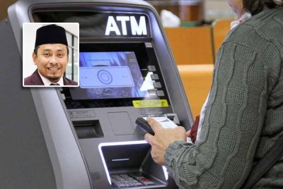 Yuran yang jumlahnya nampak kecil itu mewakili beban mereka yang paling tidak mampu, selain menjana keuntungan bagi sistem perbankan. Gambar kecil: Ahmad Fadhli