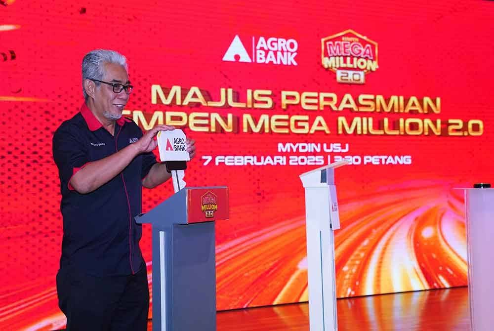 Tengku Ahmad Badli Shah melancarkan Kempen Mega Million 2.0 di Mydin USJ pada Jumaat. FOTO: SINAR HARIAN / MOHD HALIM ABDUL WAHID.