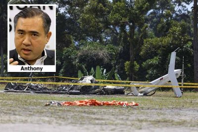 Sebuah helikopter jenis Bell 206 L4 terbakar ketika mendarat untuk mengisi minyak di Bentong, Pahang pada pagi Khamis.
