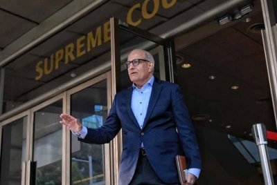 Iswaran diletakkan dalam skim tahanan rumah pada Jumaat, empat bulan selepas dijatuhi hukuman penjara 12 bulan oleh Mahkamah Tinggi.