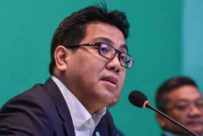 Tengku Muhammad Taufik berkata, langkah penyusunan semula Petronas adalah untuk memastikan syarikat minyak nasional itu dapat terus menyumbang kepada pembangunan negara. Foto Bernama