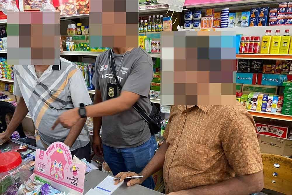 Kegiatan haram ini didapati berselindung di sebalik perniagaan kedai runcit untuk mengaburi mata pihak berkuasa.