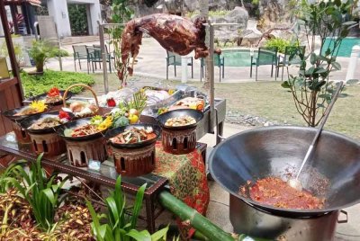 Hotel Royale Chulan menyajikan juadah tradisional bersempena bulan puasa ini menerusi Warna Rasa Ramadan Bufet di semua rangkaiannya.