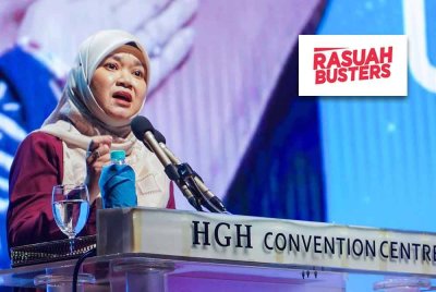 Menteri Pendidikan, Fadhlina Sidek menyampaikan ucapan ketika Majlis Peluncuran Kit Duta Sahsiah di ibu kota pada 25 November tahun lalu. FOTO/ KPM.