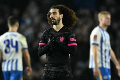 Reaksi pertahanan Chelsea, Marc Cucurella selepas pasukannya tewas kepada Brighton. FOTO: AFP