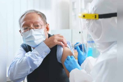 Janji temu bagi mendapatkan suntikan itu boleh dibuat menerusi aplikasi MySejahtera mulai 14 Februari ini. Foto hiasan/123RF