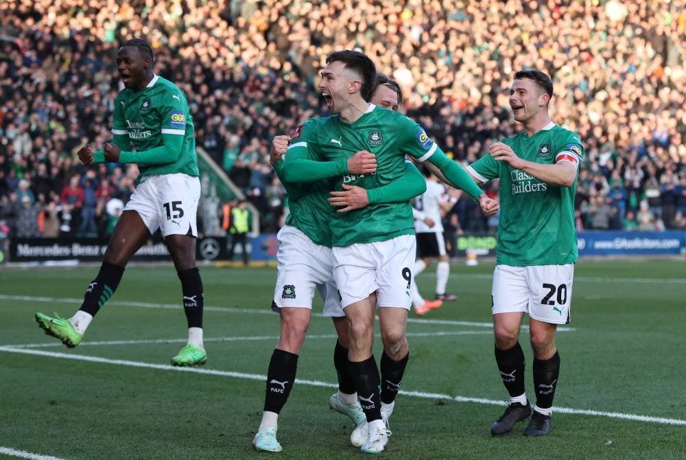 Hardie wira Plymouth ketika menumbangkan pasukan pilihan Liverpool dari pentas Piala FA.