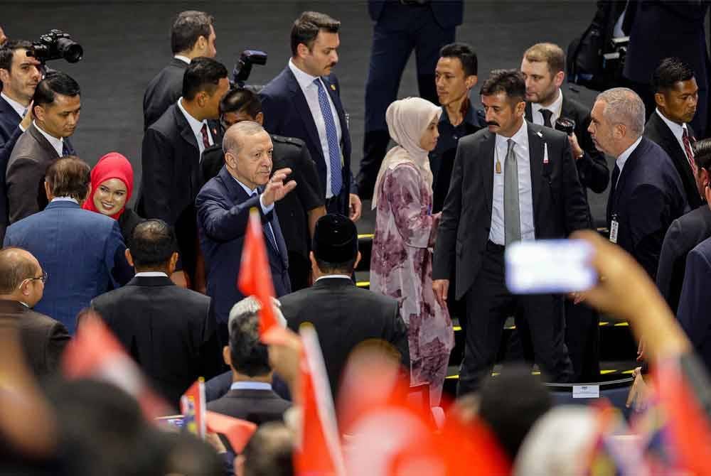 Erdoğan ketika hadir bagi menyampaikan syarahan umum di PICC pada Isnin. Foto Bernama