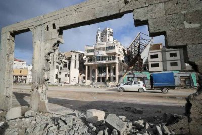Grand Palace Hotel bertaraf tiga bintang terletak di al-Rasheed Street di Gaza.