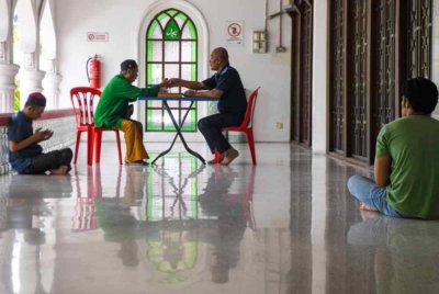 Kadar zakat fitrah di Melaka pada tahun ini ditetapkan antara RM7 hingga RM22 bagi setiap individu. Foto hiasan