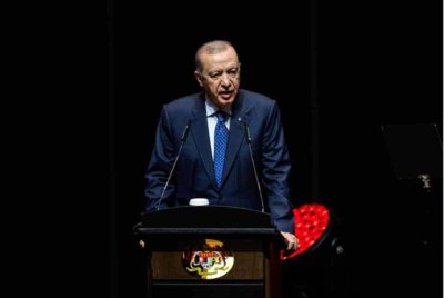 Erdoğan menyampaikan syarahan umum di Pusat Konvensyen Antarabangsa Putrajaya (PICC) hari ini. Foto Bernama