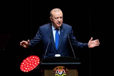 Erdogan ketika menyampaikan syarahan umum di Pusat Konvensyen Antarabangsa Putrajaya (PICC) pada Isnin. Foto Bernama