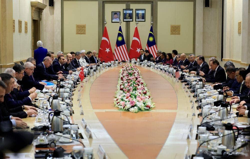 Perdana Menteri, Datuk Seri Anwar Ibrahim dan Presiden Turkiye Recep Tayyip Erdogan pada Selasa mengadakan pertemuan empat mata di Kompleks Perdana Putra. Foto Bernama