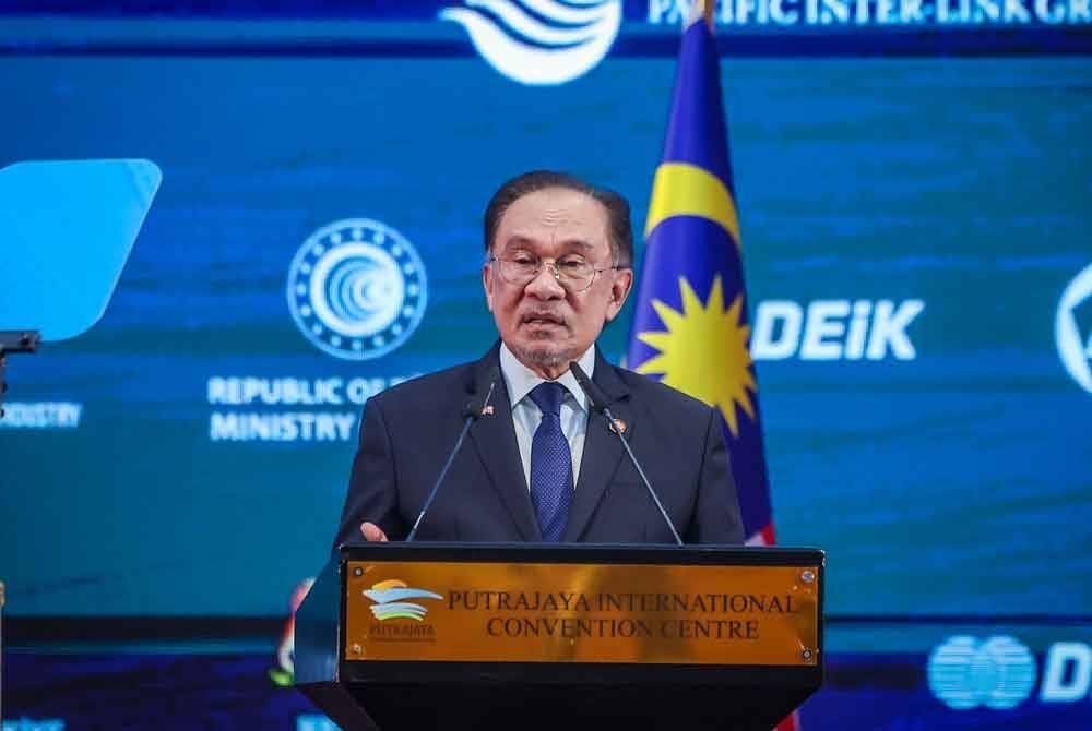 Anwar berucap pada Forum Perniagaan Malaysia-Turkiye di Pusat Konvensyen Antarabangsa Putrajaya (PICC) pada Selasa. Foto Bernama