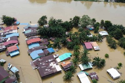 Sebanyak 2,062 mangsa banjir di Sabah dan Sarawak masih berlindung di 15 pusat pemindahan sementara (PPS) di kedua-dua negeri setakat 8 pagi ini. Foto hiasan