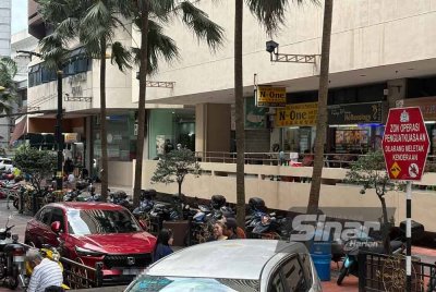 Lokasi pergaduhan bermula yang terletak kira-kira 100 meter dari lokasi tetakan berlaku. (FOTO: SINAR HARIAN)