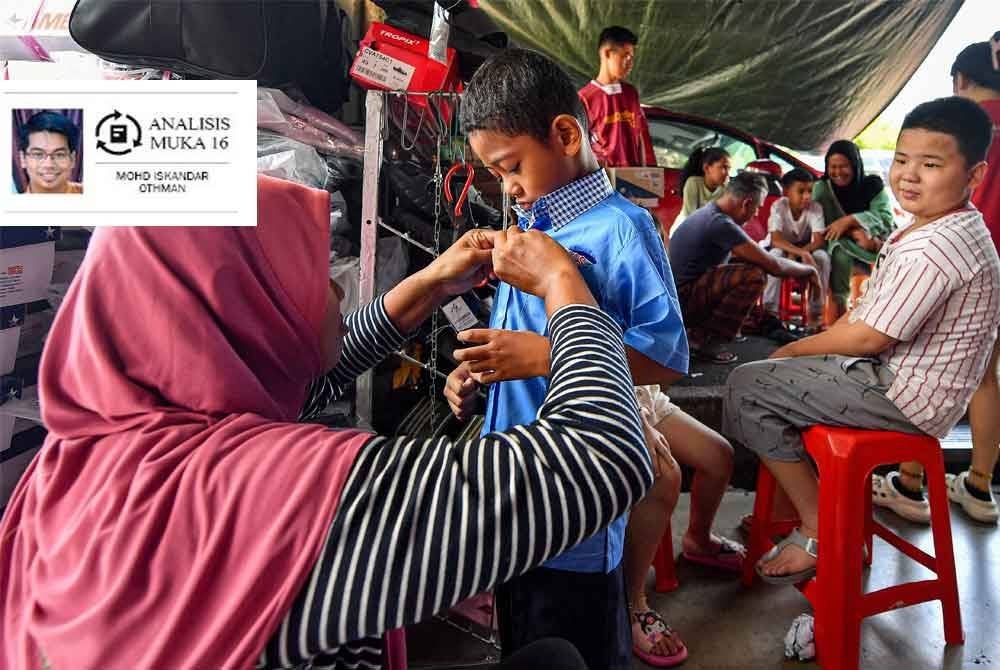 Ibu bapa mula sibuk membawa anak bagi mendapatkan keperluan dan kelengkapan peralatan sekolah menjelang pembukaan sesi persekolahan 2025. Foto Bernama