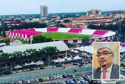 Kerajaan negeri bersimpati dengan peniaga yang tidak mampu membayar sewa tapak di Stadium Sultan Muhammad IV selepas diambil alih sebuah syarikat swasta. (Gambar kecil: Mohamed Fadzli)