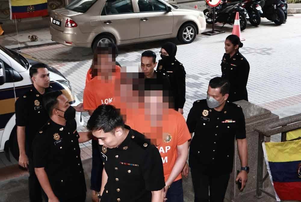 Suspek disyaki terbabit rasuah serta mengemukakan tuntutan palsu membabitkan pengeluaran wang syarikat kira-kira RM2.6 juta ditahan SPRM dan dibawa ke Mahkamah Majistret Putrajaya pada Khamis.