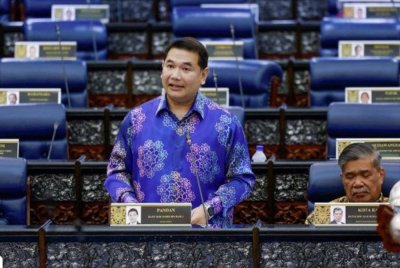 Rafizi ketika menghadiri Mesyuarat Pertama Penggal Keempat Parlimen ke-15 di Dewan Rakyat hari ini. Foto Bernama