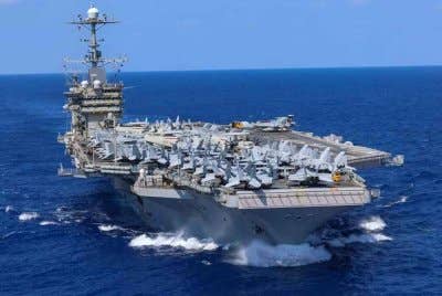 Kapal pengangkut pesawat kelas Nimitz, USS Harry S.Truman berlanggar dengan kapal dagang Besiktas-M berhampiran Mesir - Foto: Agensi