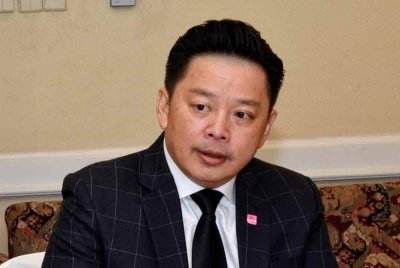 Datuk Darell Leiking