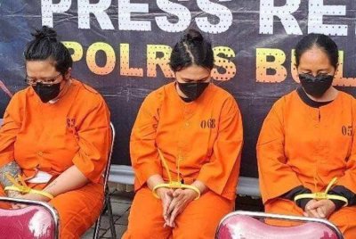 Ketiga-tiga wanita itu turut membuang mayatnya ke lokasi lain. - Foto Agensi