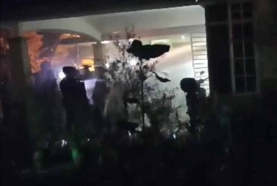 Kejadian berlaku sekitar jam 3 petang semalam sebelum suspek berjaya diberkas kira-kira tujuh jam kemudian.