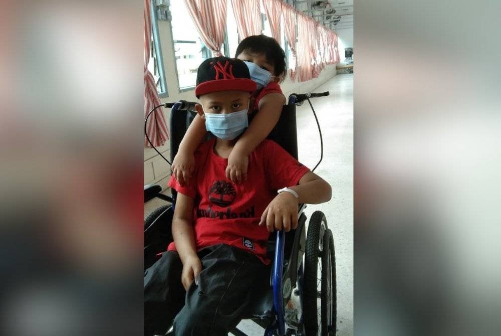 Muhammad Akief menjalani rawatan kimoterapi di HRPB berikutan mengalami ‘left adrenal corticol carcinoma’.