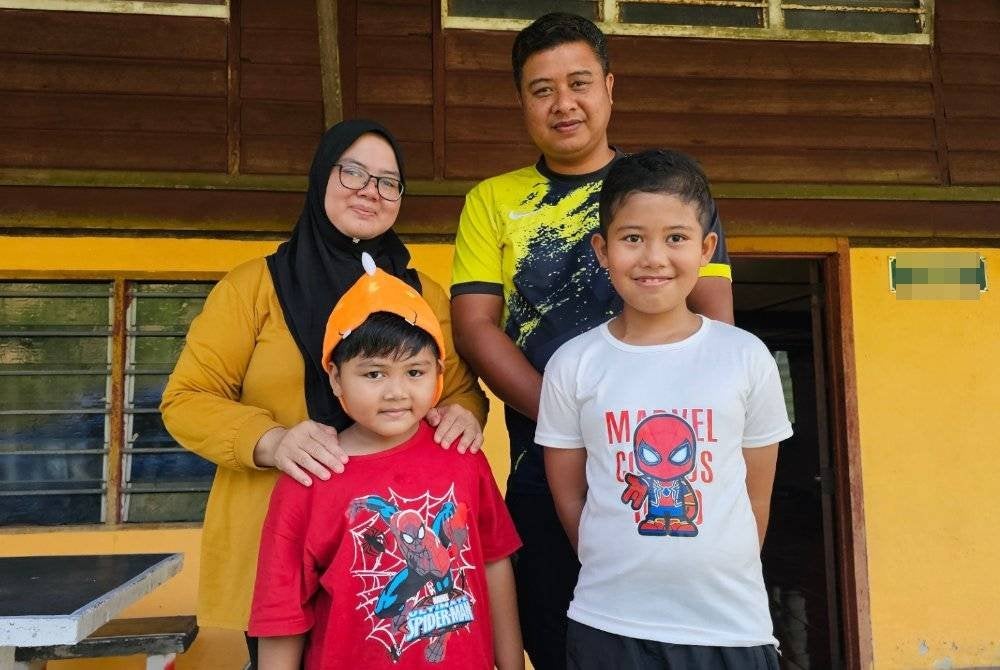 Keluarga Siti Aishah reda menghadapi ujian apabila anak kedua mereka menghidap 'left adrenal corticol carcinoma'.